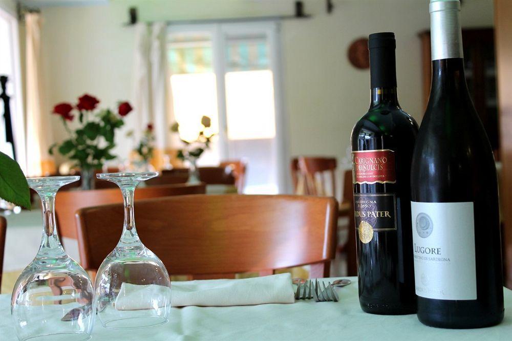 Hotel Solki SantʼAntìoco エクステリア 写真